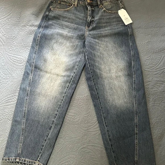 Women’s Barrel Fit Blue Jeans size 12 NWT - Picture 1 of 6